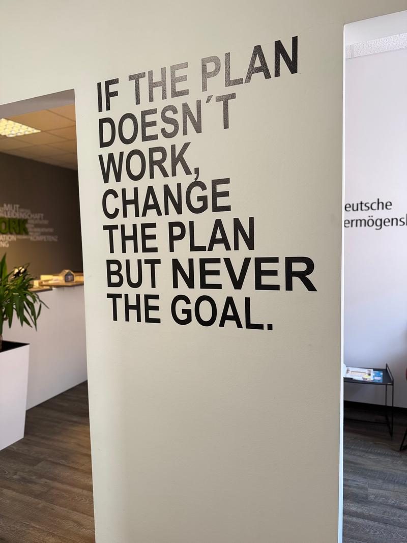 Motto Change the plan, never the goal
